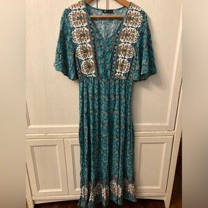 Turquoise pattern short sleeve maxi dress medium